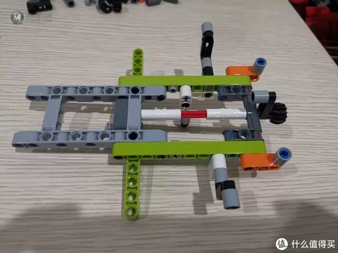 LEGO 科技机械组系列 42105 漂浮双体船 评测