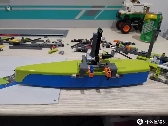 LEGO 科技机械组系列 42105 漂浮双体船 评测