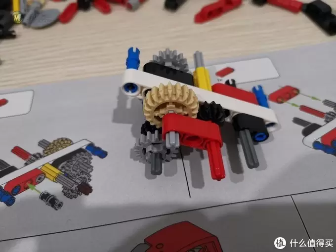 老杨的玩具仓库 篇四十五：LEGO 机械组系列 42107杜卡迪 Panigale V4 R评测