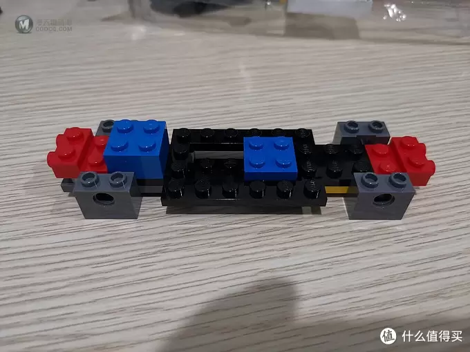 老杨的玩具仓库 篇四十：LEGO 乐高 赛车系列 75893 2018道奇挑战者和道奇战马