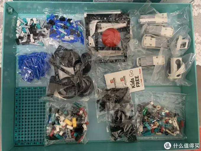 LEGO新一代Mindstorms，51515 (ev5) 开箱尝鲜，内部探秘