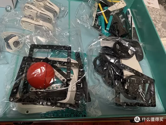 LEGO新一代Mindstorms，51515 (ev5) 开箱尝鲜，内部探秘