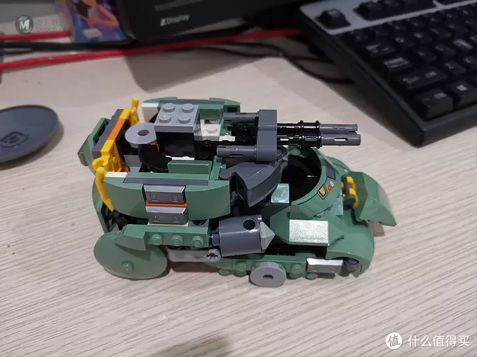 老杨的玩具仓库 篇二十六：LEGO 75976 套内MOC 坦克