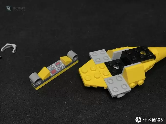 LEGO拼拼乐 篇三百零七：乐高 LEGO 星球大战迷你战队系列 75223 纳布星际战机