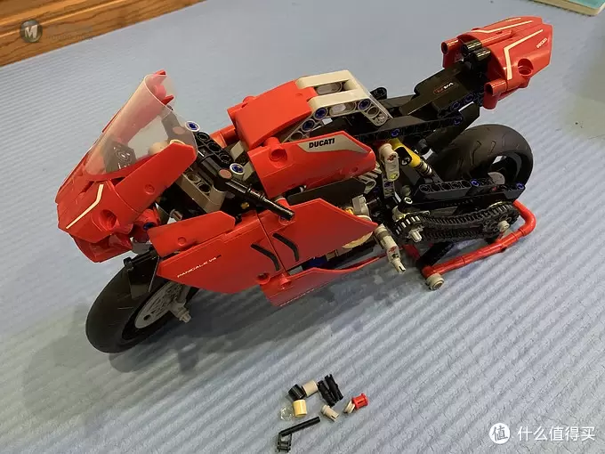 【乐高分享六】红红火火乐高42107杜卡迪Panigale V4 R详细评测