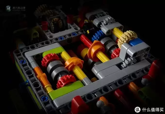 超越时代的“闪电”---LEGO 42115 Lamborghini Sián FKP 37