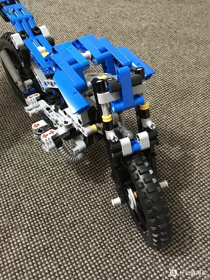 我的LEGO科技系列 篇二：买得起的宝马摩托 — BMW 宝马 42063 R1200 GS 摩托车