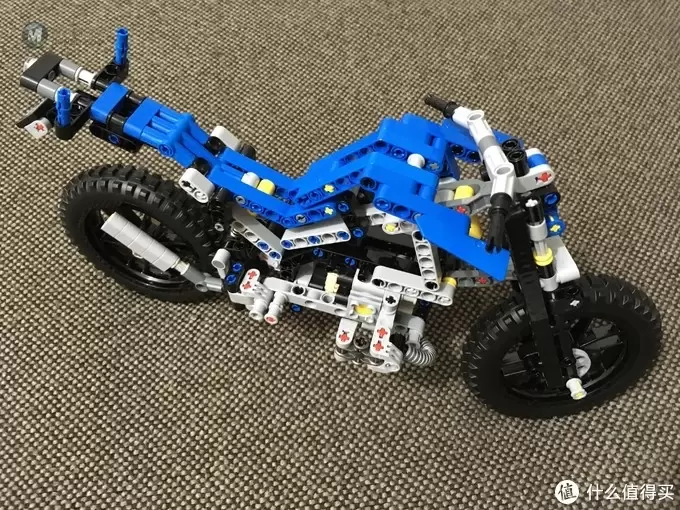 我的LEGO科技系列 篇二：买得起的宝马摩托 — BMW 宝马 42063 R1200 GS 摩托车