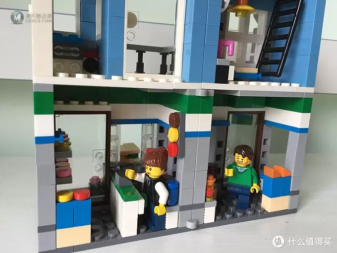 MOC其实也可以很简单好玩 篇六：我的小镇街景系列：全家便利店——LEGO 乐高 CITY 城市组