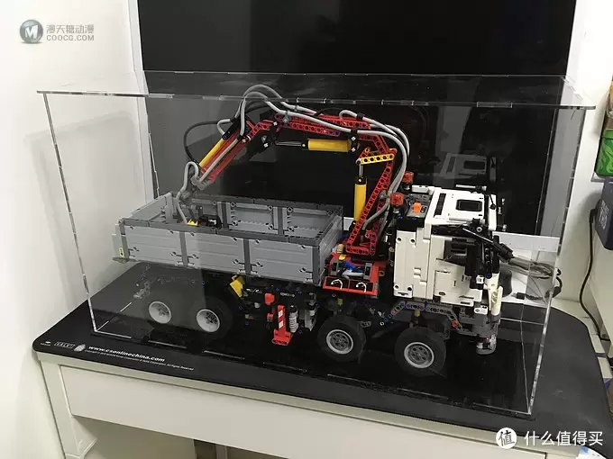 我的新收藏品 篇十六：LEGO 乐高 42043 奔驰卡车 & 定制亚克力展示盒