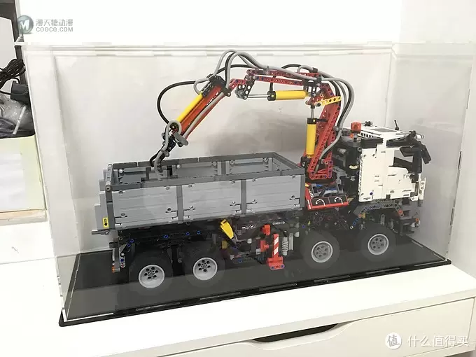 我的新收藏品 篇十六：LEGO 乐高 42043 奔驰卡车 & 定制亚克力展示盒