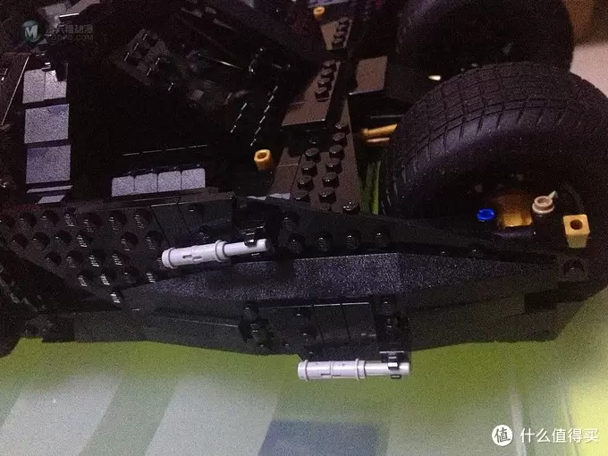 lego-四轮车系列 篇二：LEGO 乐高 超级英雄系列 The Tumbler 蝙蝠侠 蝙蝠战车 76023