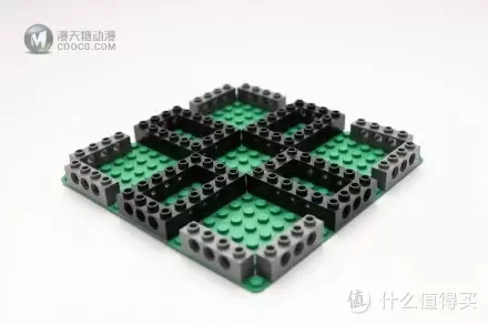 用LEGO 乐高画一幅画：积木与像素的世界