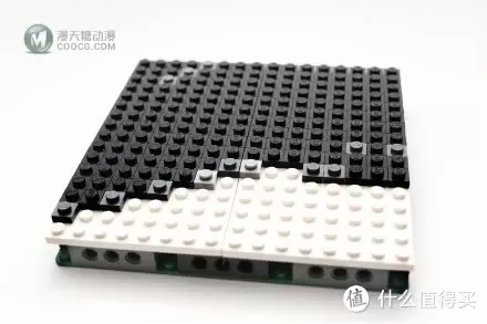 用LEGO 乐高画一幅画：积木与像素的世界