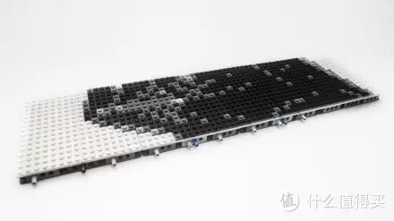 用LEGO 乐高画一幅画：积木与像素的世界