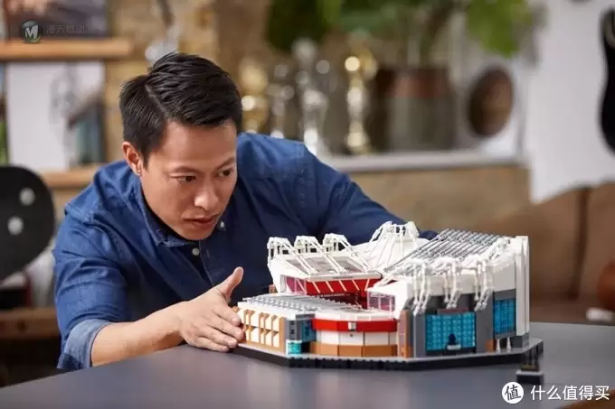 乐高资讯 篇五十四：曼联球场对比图来了！乐高做到这样的还原度，到底值不值得入手？