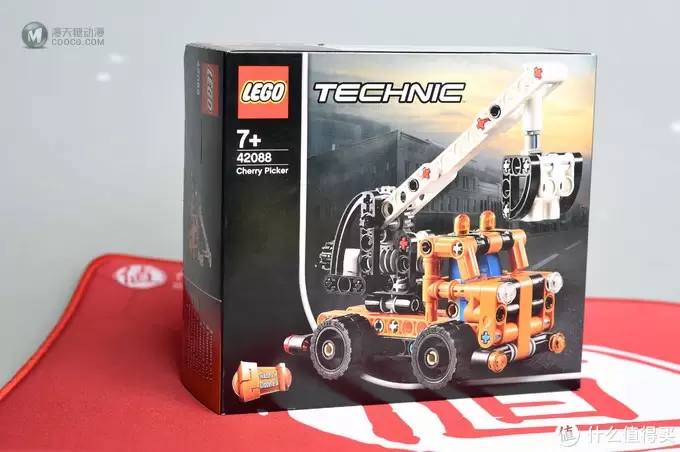 二胎爸带娃 篇三：圣诞礼物乐高LEGO 机械组科技TECHNIC系列42088车载式吊车