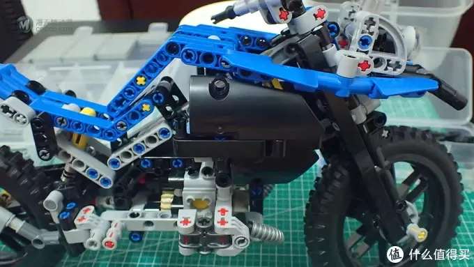 存钱买LEGO 篇十：TECHNIC 科技系列 42063 宝马水鸟 R1200GS ADV