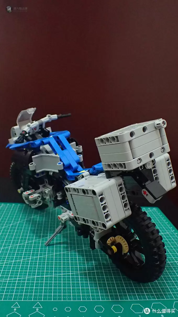 存钱买LEGO 篇十：TECHNIC 科技系列 42063 宝马水鸟 R1200GS ADV