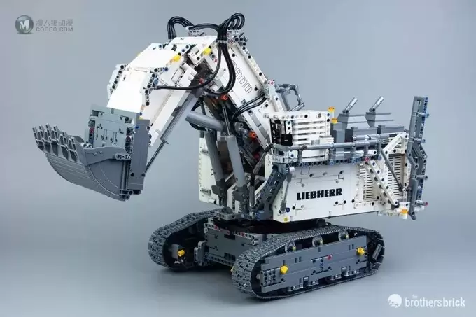 乐高的42100 Liebherr R9800能有多疯狂？赶快来看真车遥控！