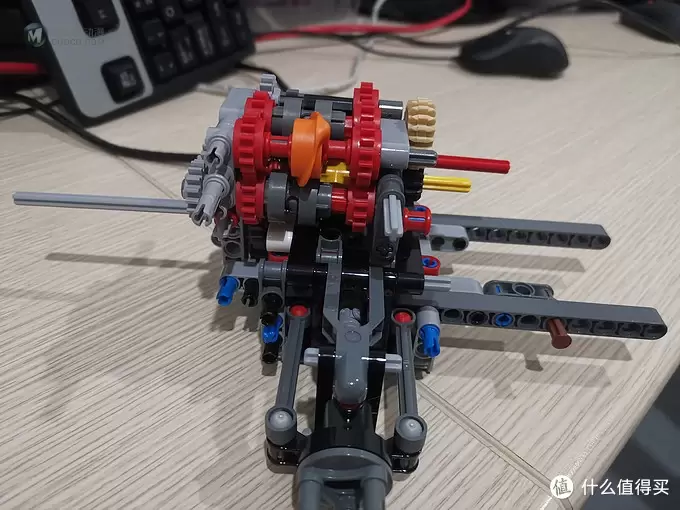 老杨的玩具仓库 篇三十九：LEGO 机械组系列 42110 路虎卫士越野车 评测