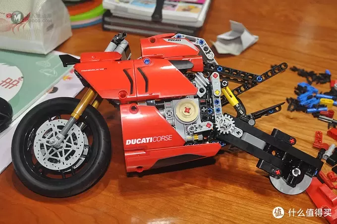 单反毁一生，LEGO穷三代 篇一百四十三：LEGO 乐高 机械组Technic 42107 杜卡迪 Panigale V4R