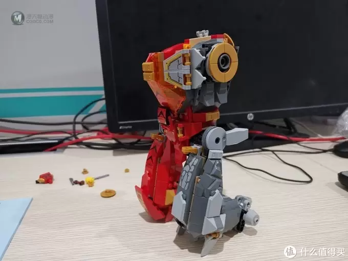 老杨的玩具仓库 篇三十七：LEGO幻影忍者系列 71720 凯的火焰机甲巨人 评测