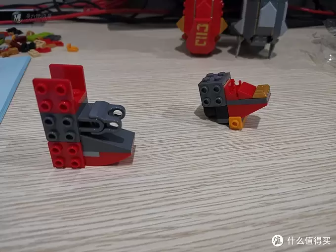 老杨的玩具仓库 篇三十七：LEGO幻影忍者系列 71720 凯的火焰机甲巨人 评测