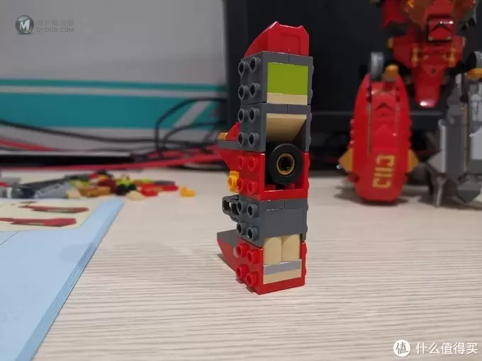 老杨的玩具仓库 篇三十七：LEGO幻影忍者系列 71720 凯的火焰机甲巨人 评测