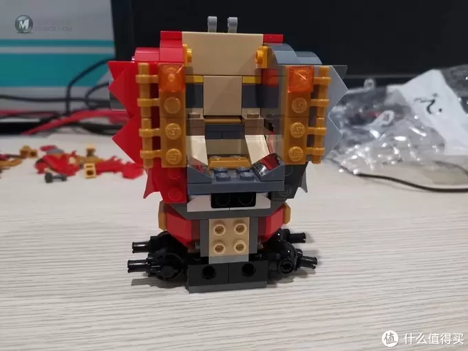 老杨的玩具仓库 篇三十七：LEGO幻影忍者系列 71720 凯的火焰机甲巨人 评测