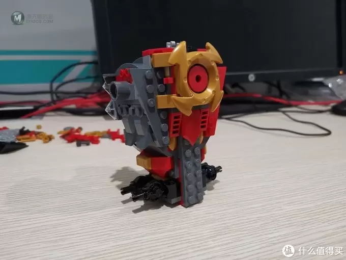 老杨的玩具仓库 篇三十七：LEGO幻影忍者系列 71720 凯的火焰机甲巨人 评测