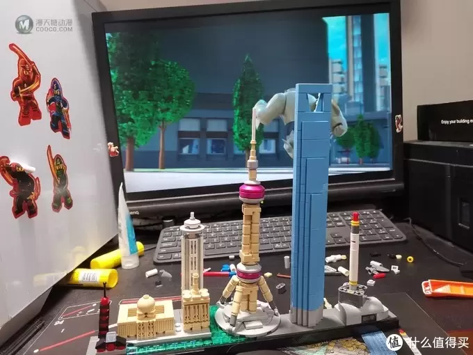 老杨的玩具仓库 篇二十八：LEGO 微型建筑21039 上海天际线 简评