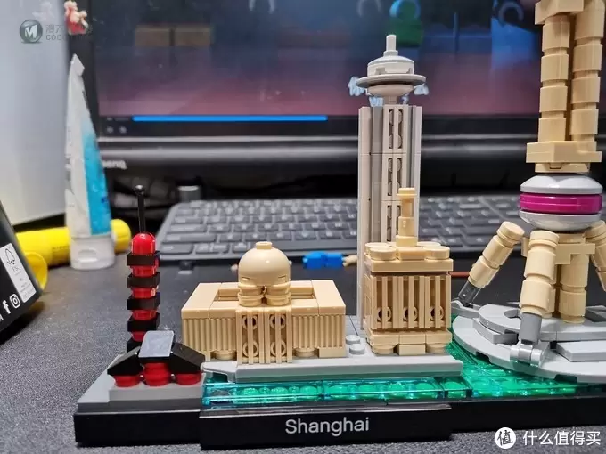 老杨的玩具仓库 篇二十八：LEGO 微型建筑21039 上海天际线 简评