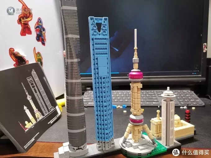 老杨的玩具仓库 篇二十八：LEGO 微型建筑21039 上海天际线 简评