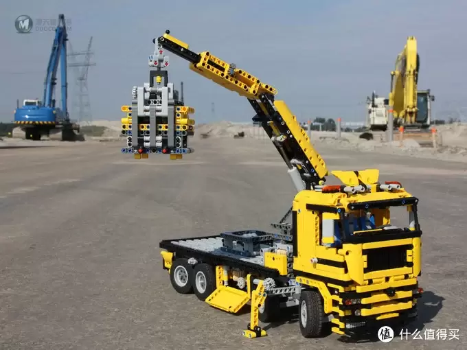 我与国产积木有个约会 篇四：复刻42009套内G模式MOC-5709Crane Truck