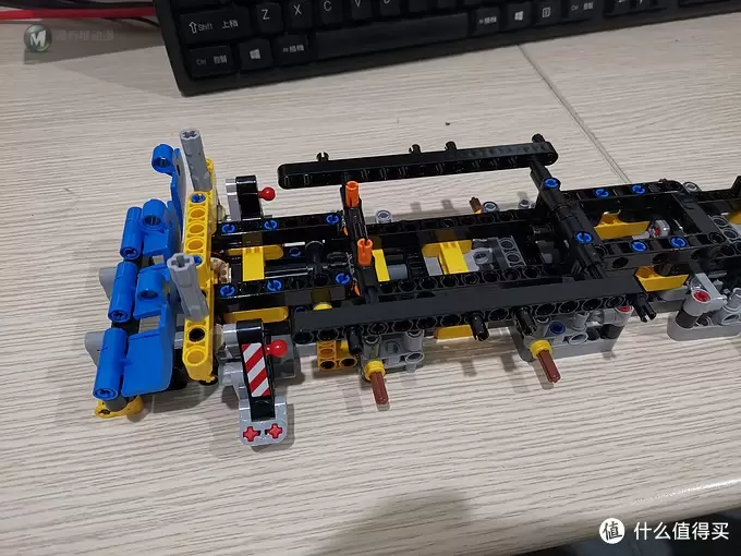 老杨的玩具仓库 篇二十七：LEGO 42108 移动起重机