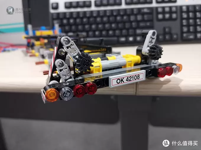 老杨的玩具仓库 篇二十七：LEGO 42108 移动起重机