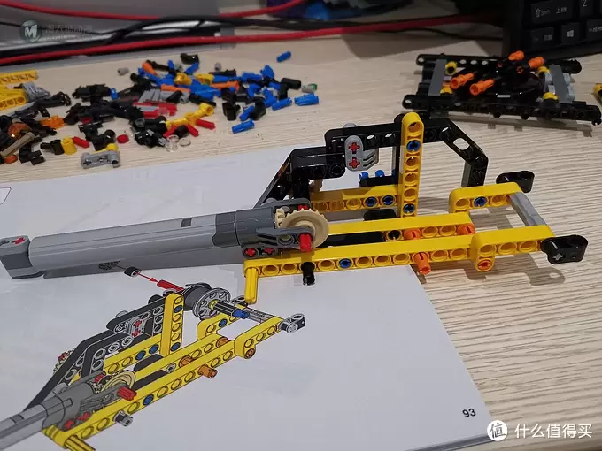 老杨的玩具仓库 篇二十七：LEGO 42108 移动起重机