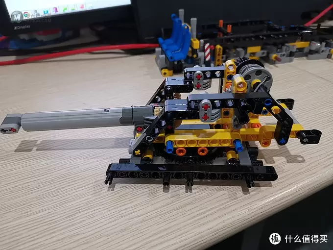 老杨的玩具仓库 篇二十七：LEGO 42108 移动起重机