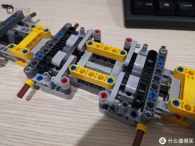 老杨的玩具仓库 篇二十七：LEGO 42108 移动起重机