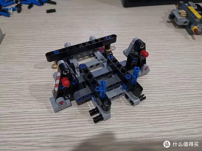 老杨的玩具仓库 篇二十七：LEGO 42108 移动起重机