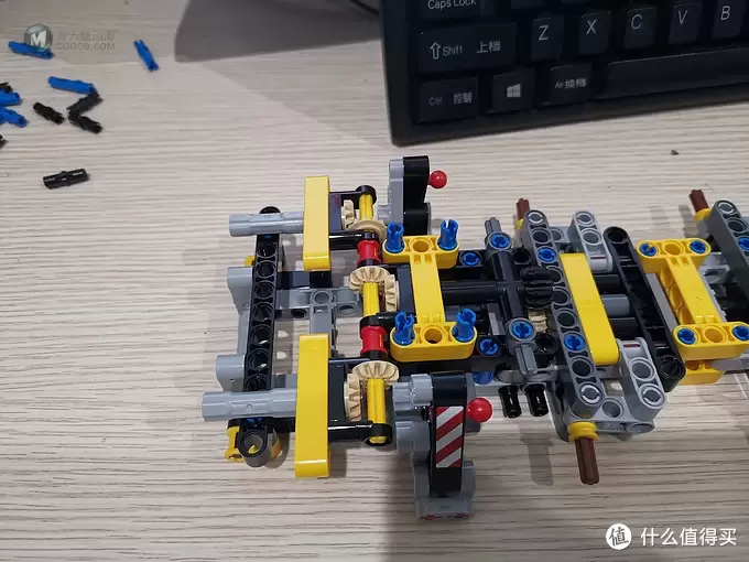 老杨的玩具仓库 篇二十七：LEGO 42108 移动起重机