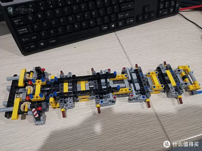 老杨的玩具仓库 篇二十七：LEGO 42108 移动起重机