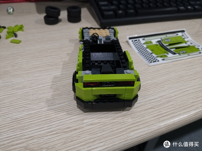 老杨的玩具仓库 篇二十四：LEGO 76899 兰博基尼 Huracán 和 Urus 