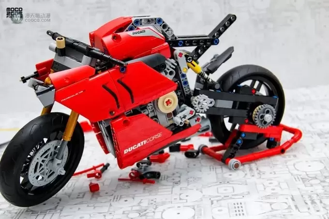 乐高科技系列新品42107杜卡迪Panigale V4 R测评