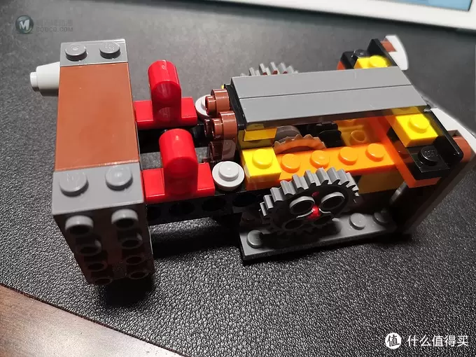 老杨的玩具仓库 篇二十三：LEGO boost 75253 机器人指挥官