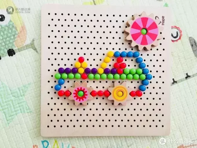 经典玩具 新颖感受 Hape 百变像素画蘑菇钉