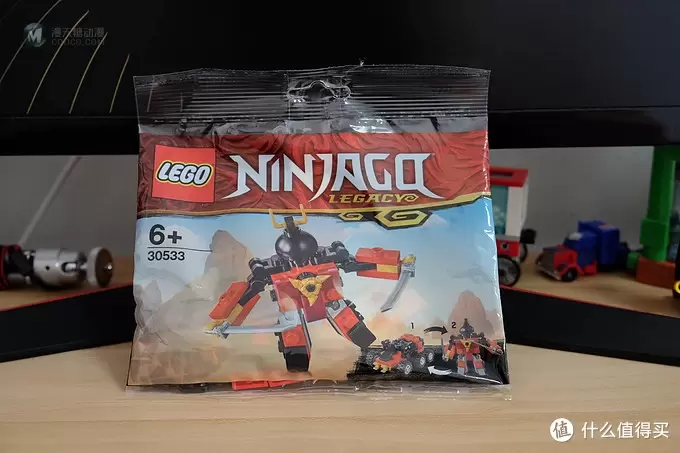 这个拼砌包有点意思——LEGO 乐高 30379 大地威能机甲 & 30533 武士机甲