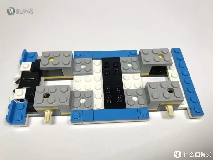 为了那抹翠绿：LEGO 乐高 Creator 创意百变组 31074 火箭拉力赛车