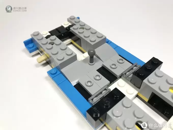 为了那抹翠绿：LEGO 乐高 Creator 创意百变组 31074 火箭拉力赛车